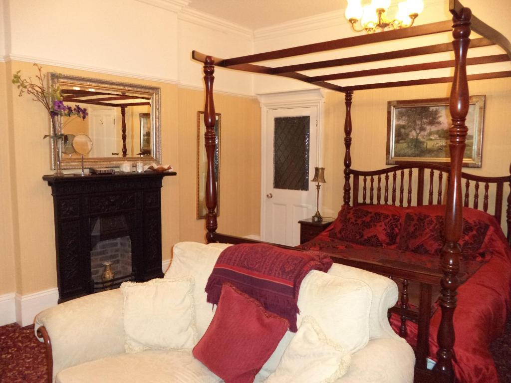 Britten House Lowestoft Rum bild